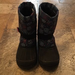 Girls snow boots size 13